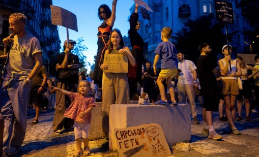 31 дни протести в Украйна: Защо уволнението на Федоров предизвика гняв срещу Зеленски