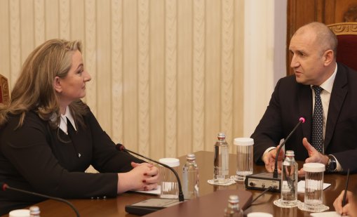 Деница Сачева: Радев носи надежда, но в момента тя е един балон