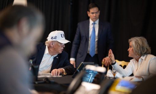 Смартгривната на Сузи Уайлс за малко да пробие сигурността в Ситуационната зала?