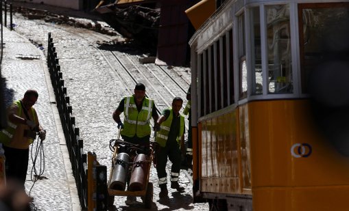 Предполагаема жертва в трагедията с фуникуляра в Лисабон се oказа жив
