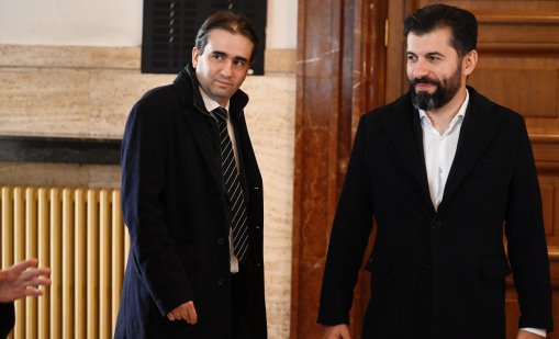 Петков и Божанов се явиха в съда за разпоредителното дело срещу двамата СНИМКИ