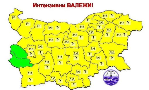 Жълт код за валежи, бури и градушки за 23 области в страната