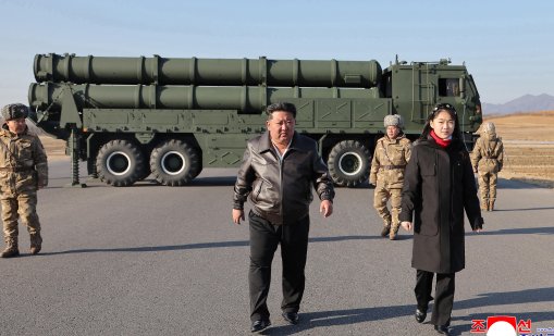 Северна Корея е провела изпитания на ракети с касетъчни боеприпаси