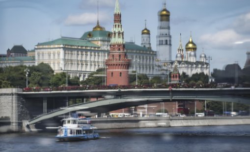 Мъж е убит при бомбен атентат в Москва, смята се, че е висш военен