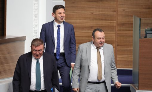 Пенсии, майчинство и осигуровки гледат в Бюджетната комисия