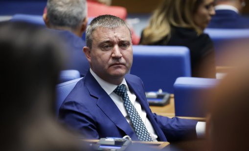 Горанов отговори на Демерджиев: Дал съм имот под наем за 1000 евро 