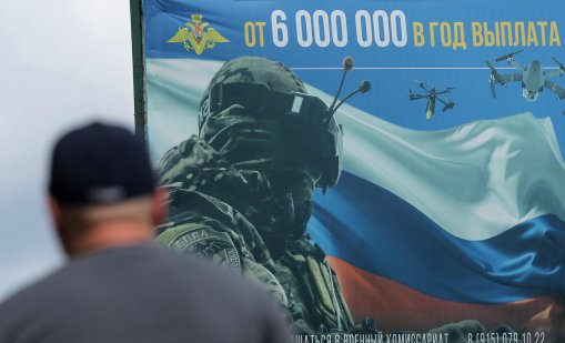 Страховете от мобилизация расте, Русия задържа все повече цивилни по улиците, за да ги прати на фронта