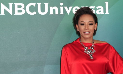 50-годишната Мел Би показа топ форма по бански