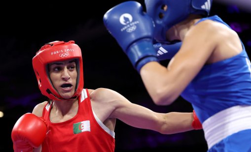 Скандалната Имане Хелиф дебютира при професионалистите в бокса