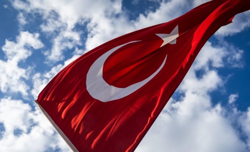 Прокурор простреля бившата си съпруга, която е съдия, по време на дело