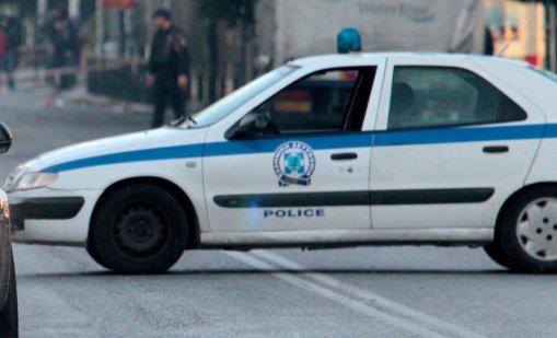 Въоръжени с калашници отмъкнаха 32 хиляди евро край Атина