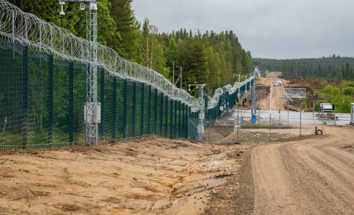 За руснаците НАТО е до Сатаната: Финландските полицаи са в готовност на границата с Русия