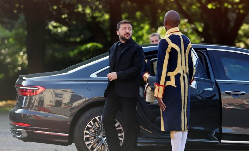 Sharp Dressed Man: Какво стои зад решението на Зеленски да смени стила на обличане?