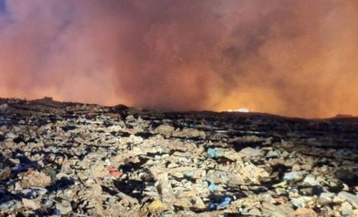 Пожар пламна в депото за отпадъци край Цалапица