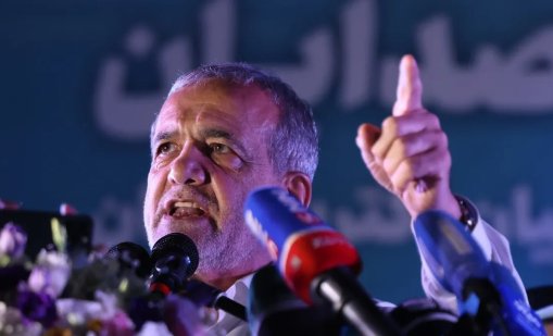 Над 26 милиона иранци се записали доброволци, сред тях и президентът Пезешкиан