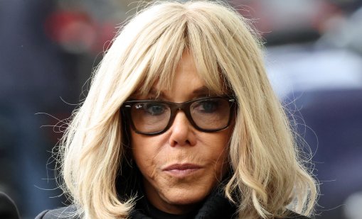 Г-жа Макрон нарече протестиращи феминистки “мръсни кучки”