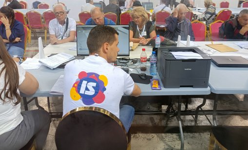 Членове на СИК напускат в последния момент в Бургас и Кърджали 