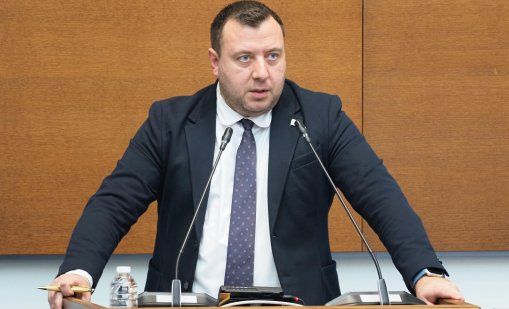 "Възраждане" предлага да внасяме нефт от Русия
