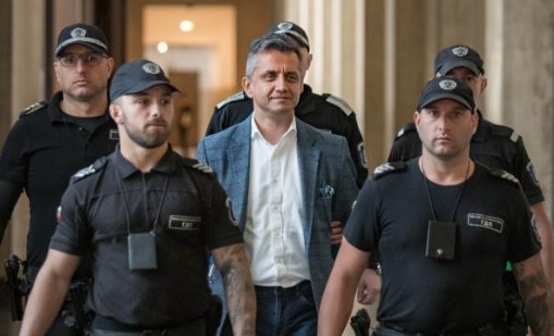 Мирослав Беляшки, шефът на пловдивската митница, остава в ареста СНИМКИ
