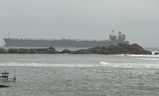 В понеделник се очаква да започне евакуация на кораба "Кайрос" край Ахтопол