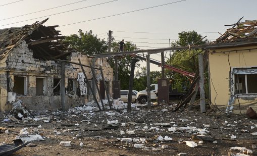 Харков е бил подложен на масирана руска атака с дронове и ракети