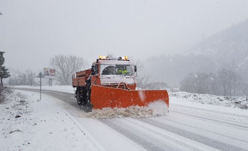 АПИ: Шофьорите да са внимателни, да се съобразяват със зимната обстановка