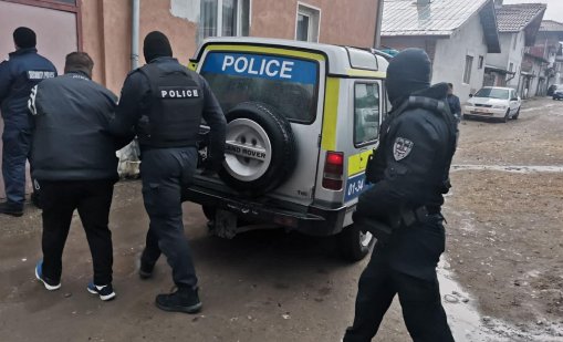 Полицията със спецакция в Благоевградско ВИДЕО