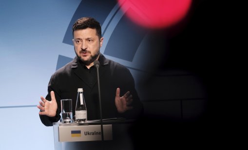 Зеленски подписа закон, отнемащ защитения статут на руския език в Украйна