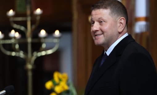 Залужни: Няма да обсъждам политическото си бъдеще, докато не бъде отменено военното положение в Украйна