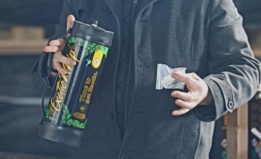 Задържаха шофьора, заснет с райски газ зад волана в Пловдив