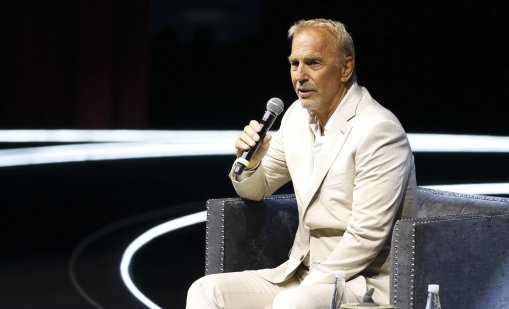 Кевин Костнър се бори да отхвърлят иска срещу него за сексуално посегателство