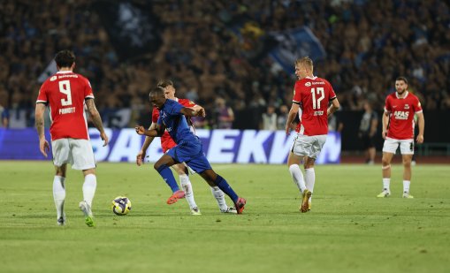 Левски загуби като домакин с 0:2 от нидерландския АЗ Алкмаар