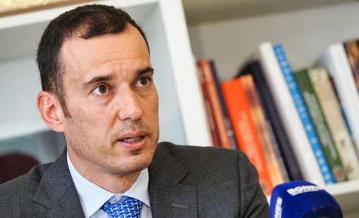 Терзиев смени шефа на завода за боклук 