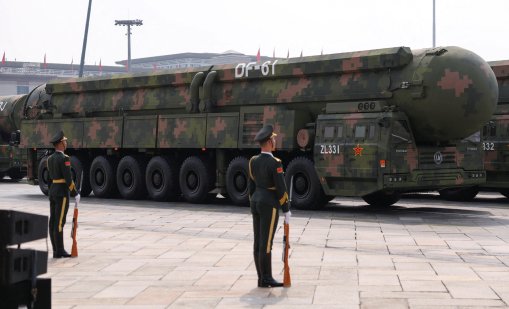 DF-61 - ракетата на парада в Пекин, която изненада дори опитните анализатори 