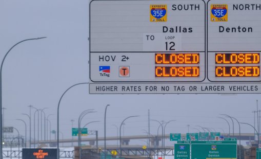 Зимна буря парализира САЩ, доведе до хиляди отменени полети СНИМКИ