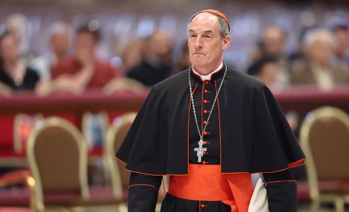 Свещеникът "рок звезда", който се пртивопоставя на мафията в Корсика