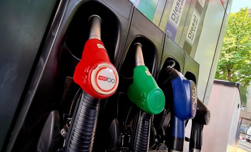 Бенчев: Може да има задържане на цените по бензиностанциите