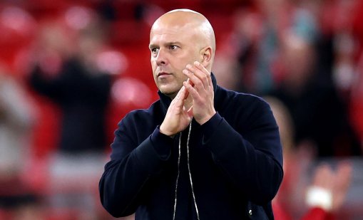 Слот остава в Ливърпул и през следващия сезон