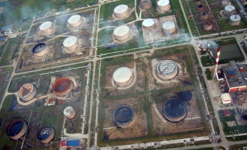 Най-лошият сценарий се сбъдна: Единствената рафинерия в Сърбия спря работа