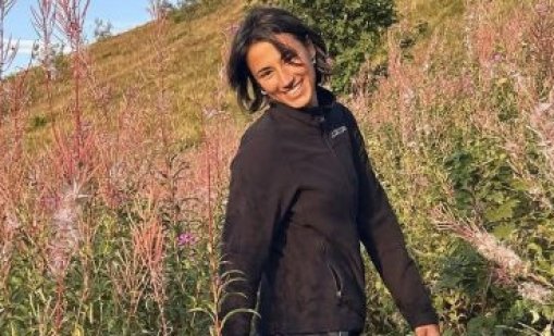 Много лични причини са накарали Стефани да избяга в планината