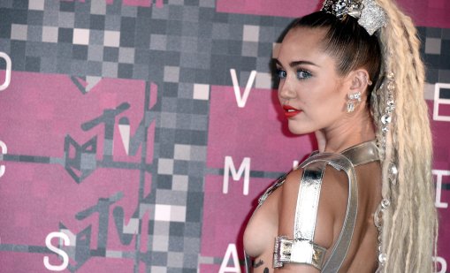 Майли Сайръс се е сгодила?