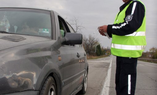 Катаджии ще следят за агресивни шофьори и шофиране в аварийната лента