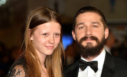 Миа Гот и Шая Лабъф са разделени от близо година