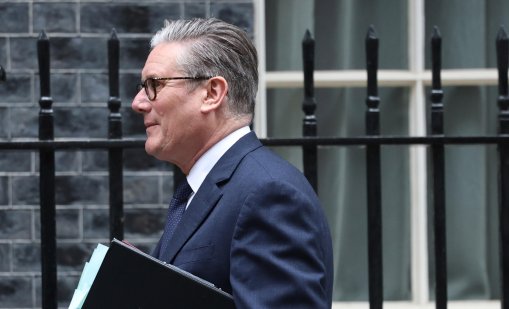 Стармър бесен заради скандала с Манделсън