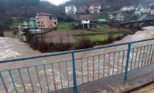 Населени места останаха без ток заради пороите у нас 