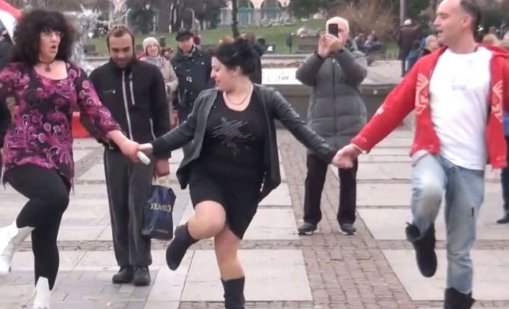 Ние, православно - патриотичните хора сме срещу вас, мръсни интелектуалци