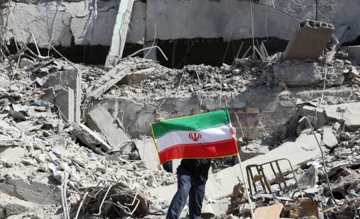 САЩ удариха училище в Иран, загинаха над 160 деца