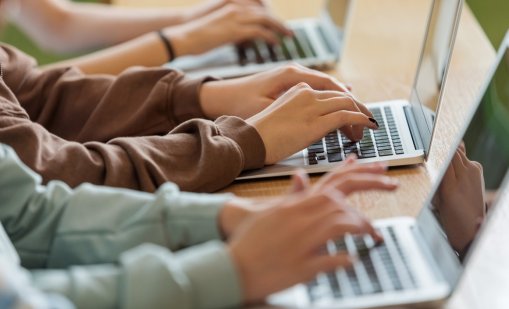 Подготовката за новата учебна година започва с Back to School кампанията на Jarcomputers.com