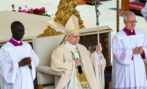 С богослужение на площад “Св. Петър” папа Лъв XIV беше интронизиран СНИМКИ