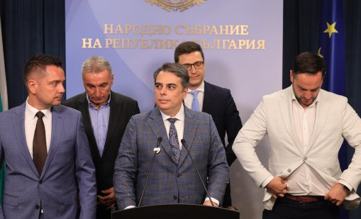 Асен Василев с остри критики към ПБ 